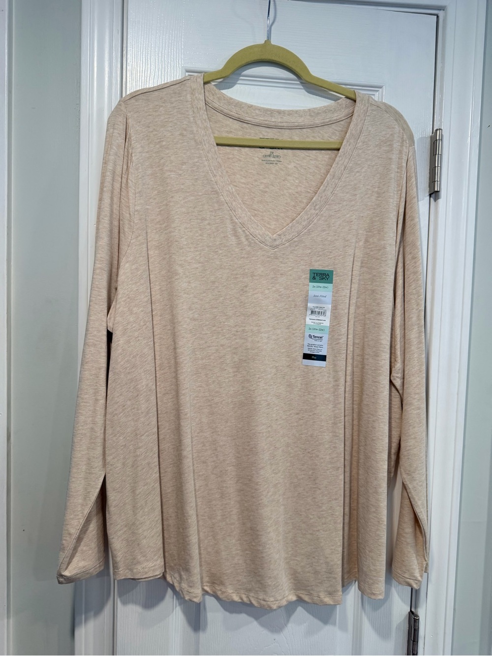 NWT Terra & Sky Size 2X Oatmeal Heather Long Sleeve V-Neck T-Shirt Tencel